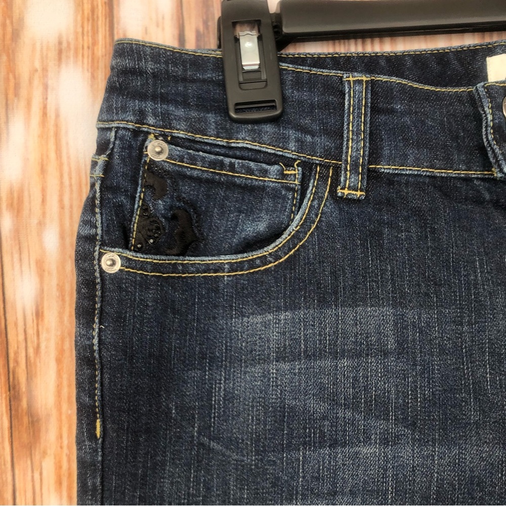 White House Black Market Blanc Dark Wash Embroidered Jeans - Picture 5 of 11